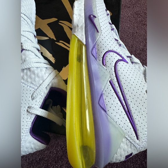 Brand New LeBron 17 Low 'Lakers'; Mens size 8.5 - Picture 9 of 11